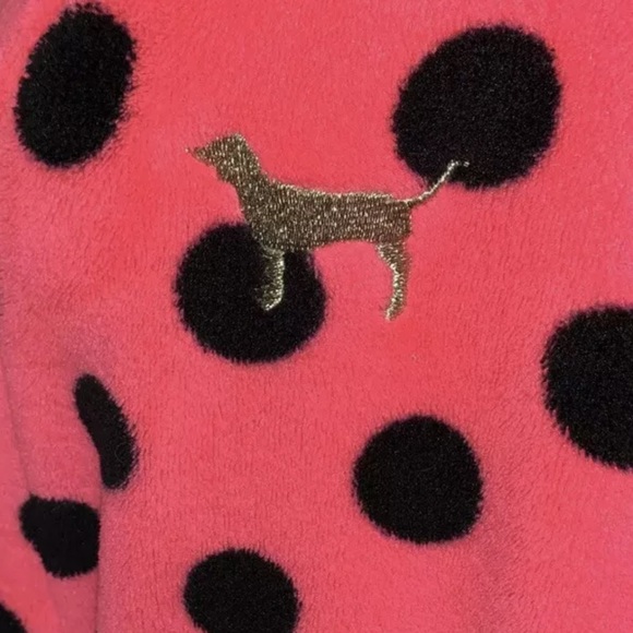 VICTORIAS SECRET Pink Robe POLKA DOT Pink Black  Size XS/S Plush Robe W/ Tie - Picture 3 of 4